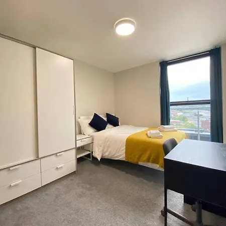 Stylish City Centre Penthouse With Stunning Views Apartment Leeds (West Yorkshire)